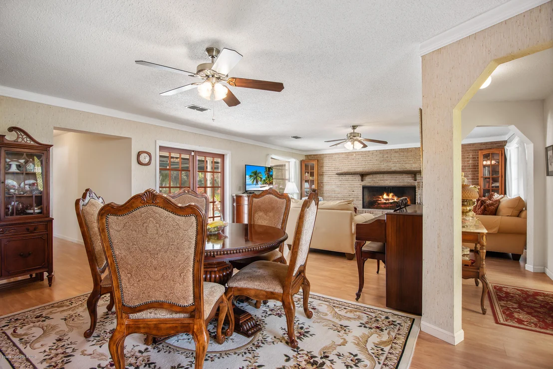 Photo of 606 Dunbarton Circle NE