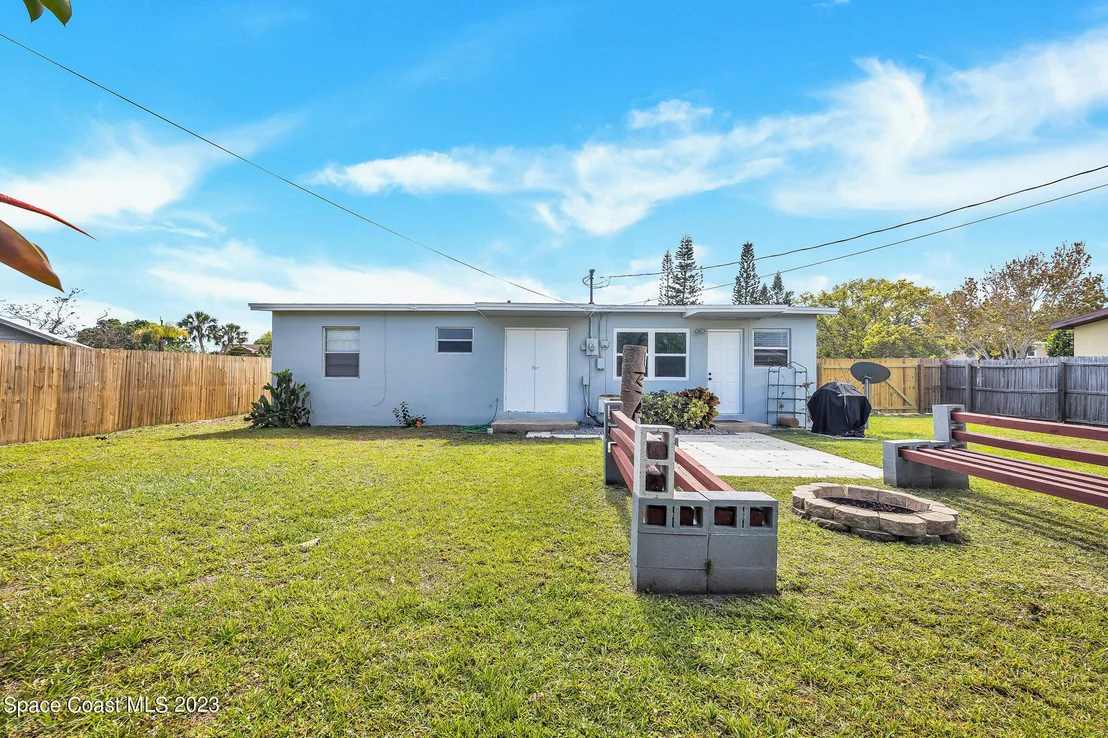 Photo of 2981 Kosuth Road NE