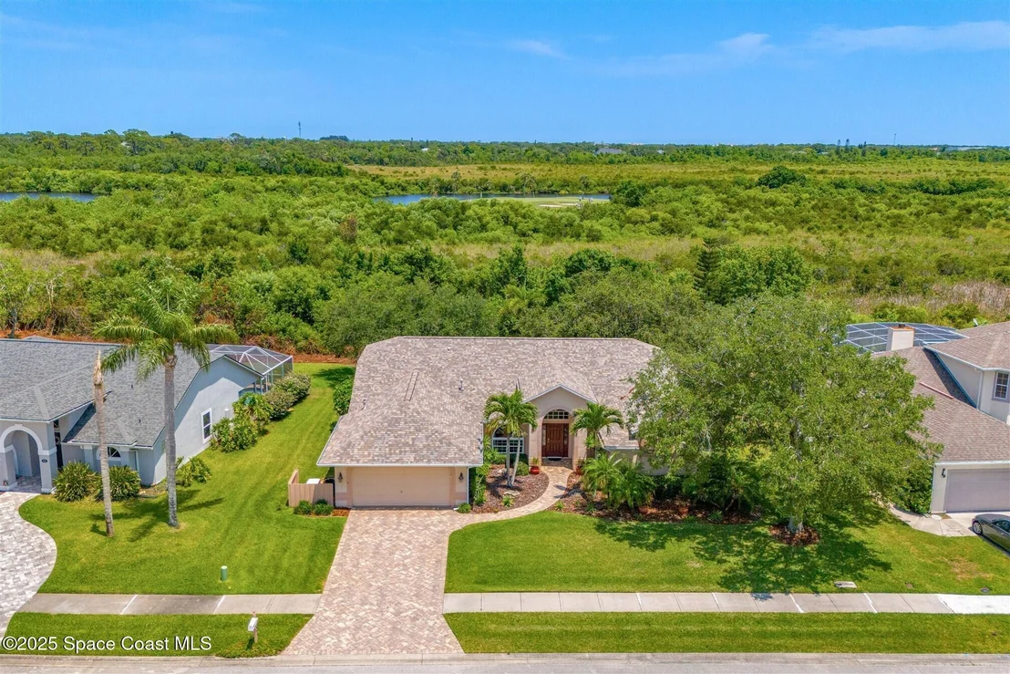 Photo of 952 Wildwood Drive