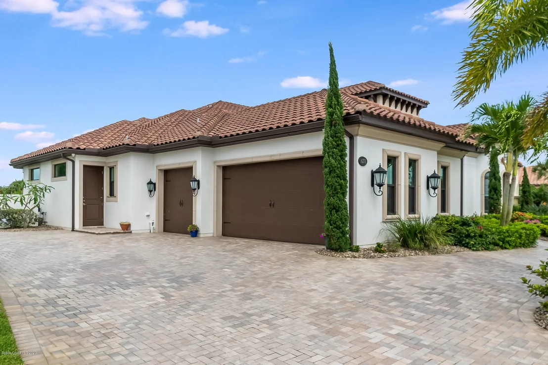 Photo of 6275 Arroyo Drive