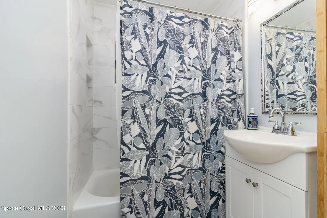 Photo of 302 6th Avenue