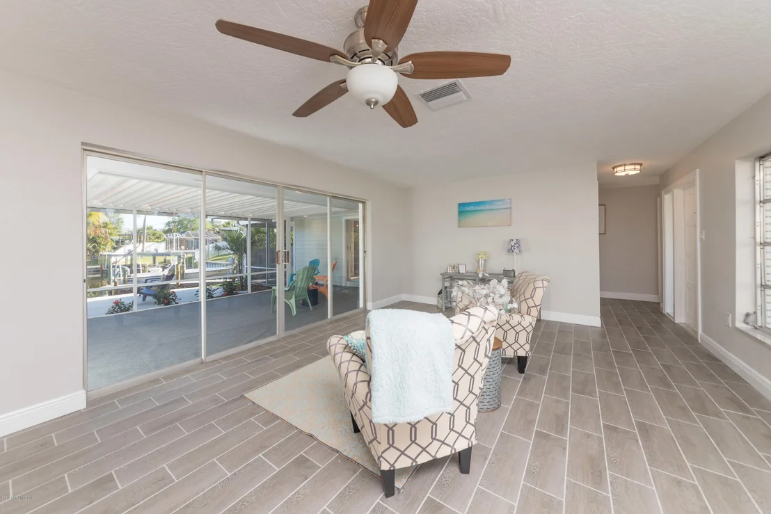 Photo of 405 Cardinal Drive