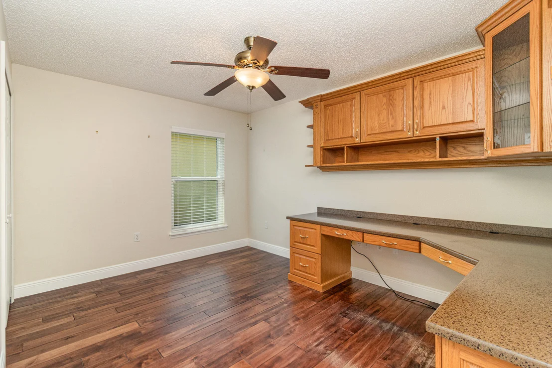 Photo of 1136 White Oak Circle