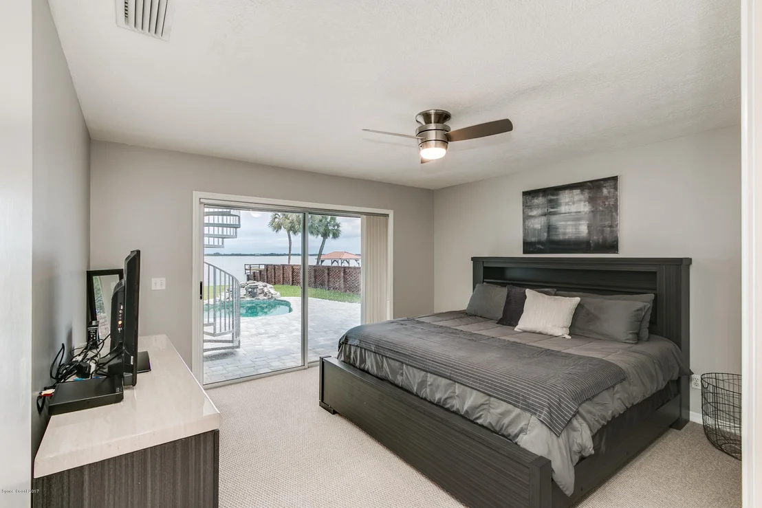 Photo of 300 Riverside Drive