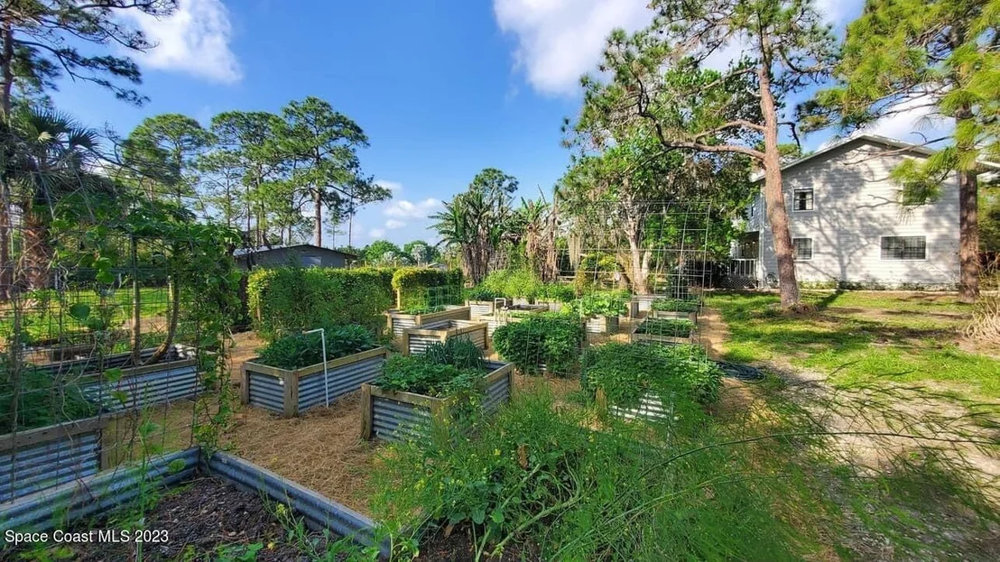 Photo of 1775 Grant Road