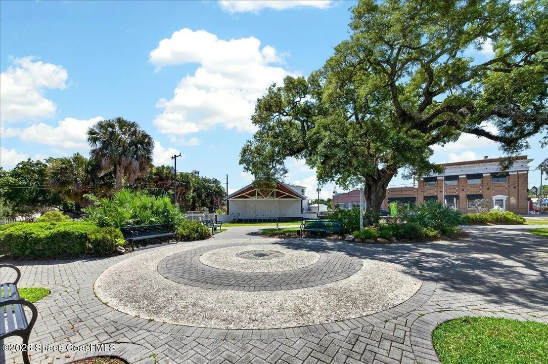 Photo of 2139 Smathers Circle N