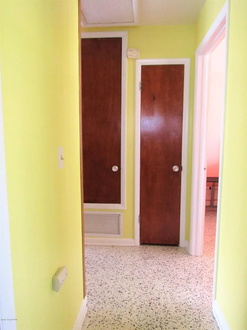 Photo of 979 Demaret Drive