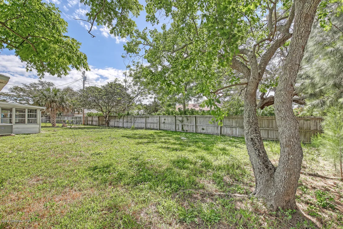 Photo of 930 Bacon Circle NE