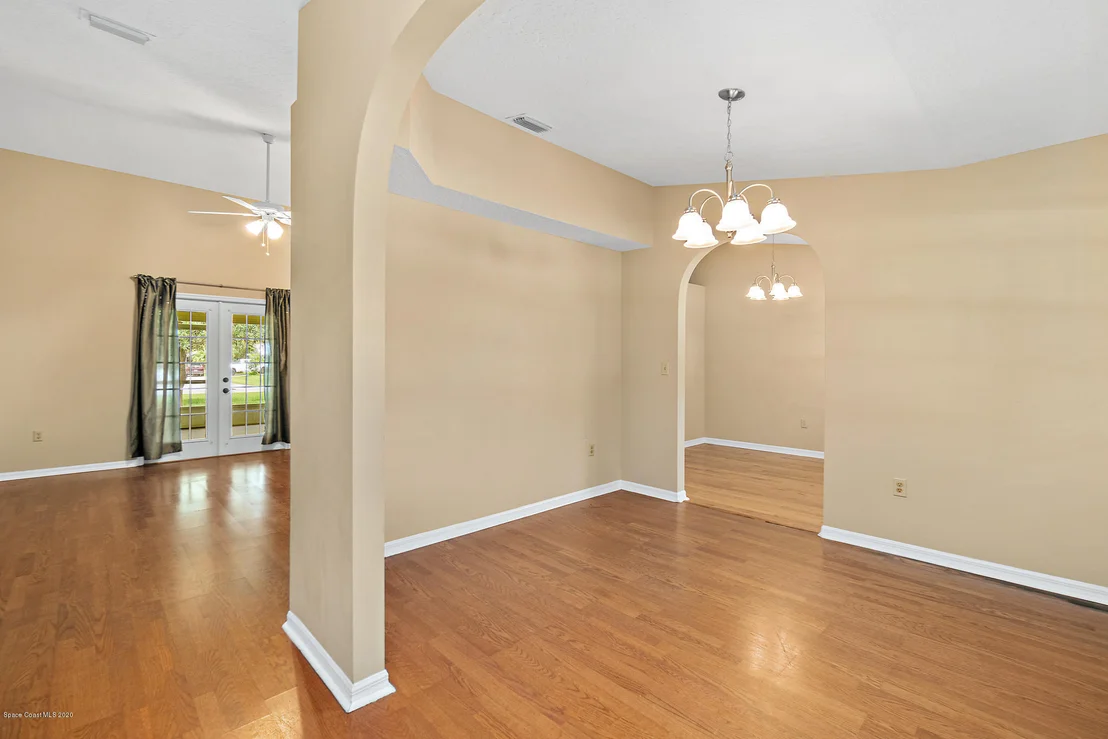 Photo of 1074 Red Bud Circle