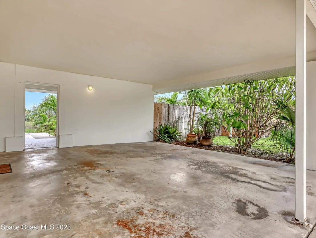 Photo of 854 Daytona Drive NE