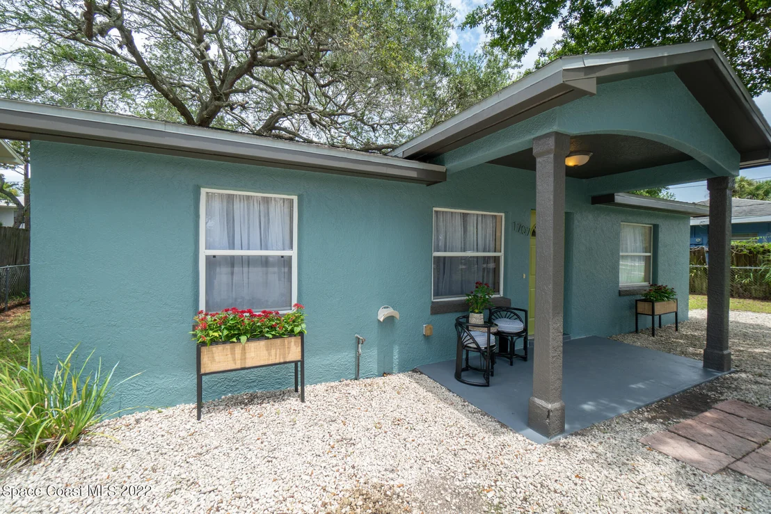Photo of 1707 Avocado Avenue