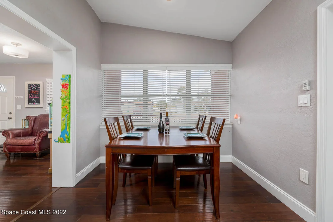 Photo of 201 W Alma Drive