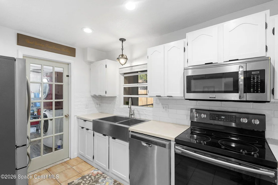 Photo of 727 Clarke Avenue
