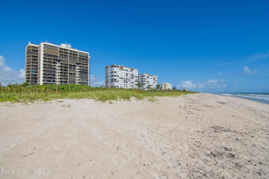 Photo of Unit PHA2 at 3100 N Highway A1a