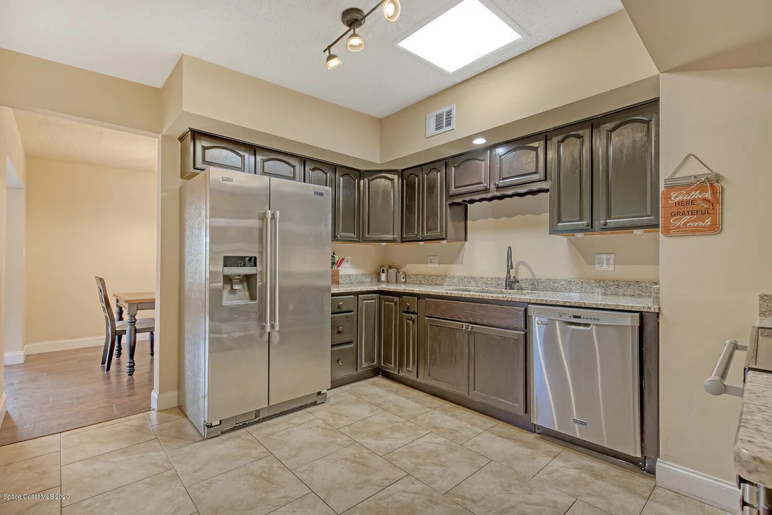 Photo of 765 Angle Street NE