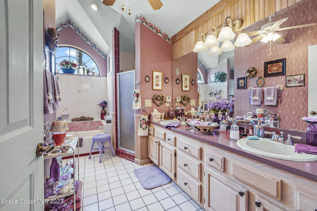 Photo of 889 Spanish Wells Drive