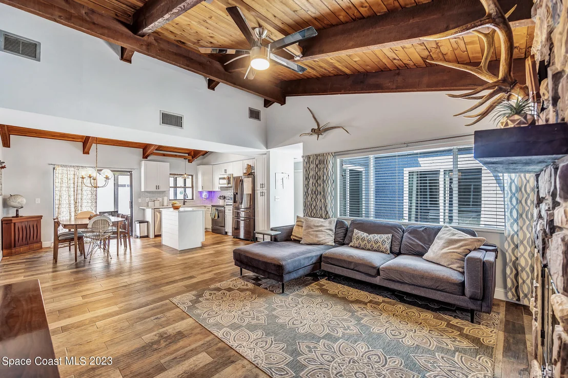 Photo of 245 Applewood Circle