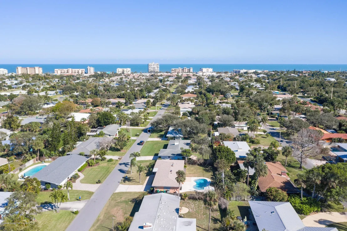 Photo of 565 Seabreeze Drive