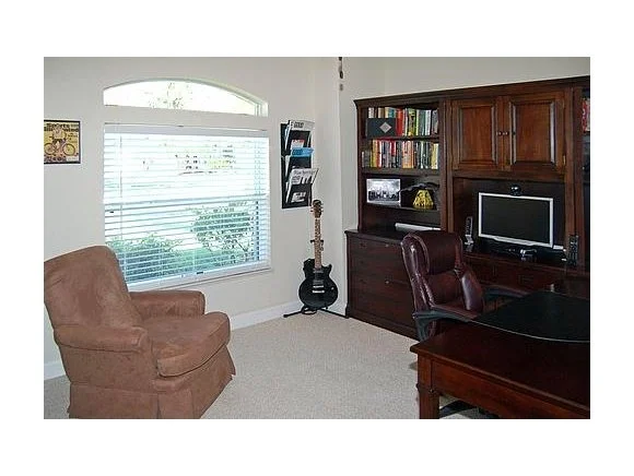 Photo of 2594 Canterbury