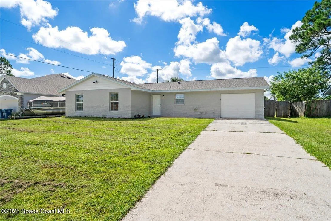 Photo of 680 Bluefields Street SE