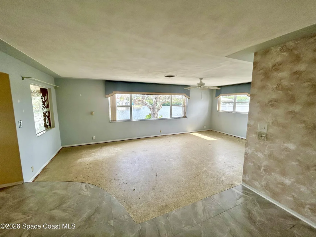 Photo of 272 Bahama Boulevard
