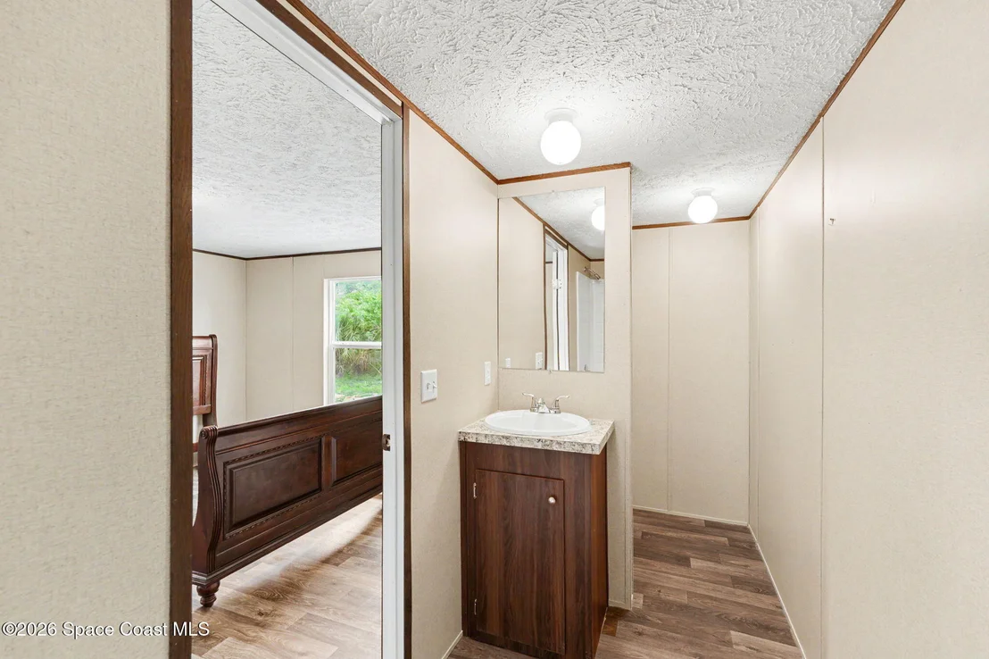 Photo of 2075 Parrish Road