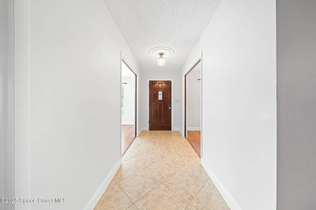 Photo of 611 Dundee Circle