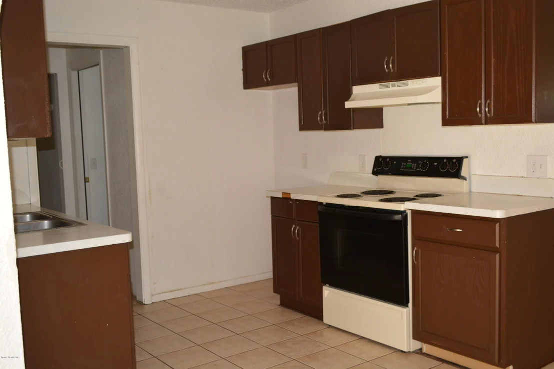 Photo of 1643 Fairfield Circle NE