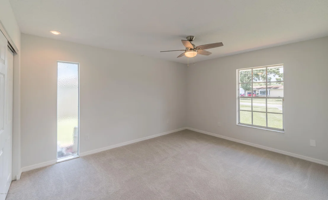 Photo of 1449 Meadowbrook Road NE