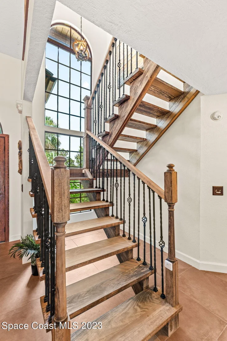 Photo of 442 Riverview Lane