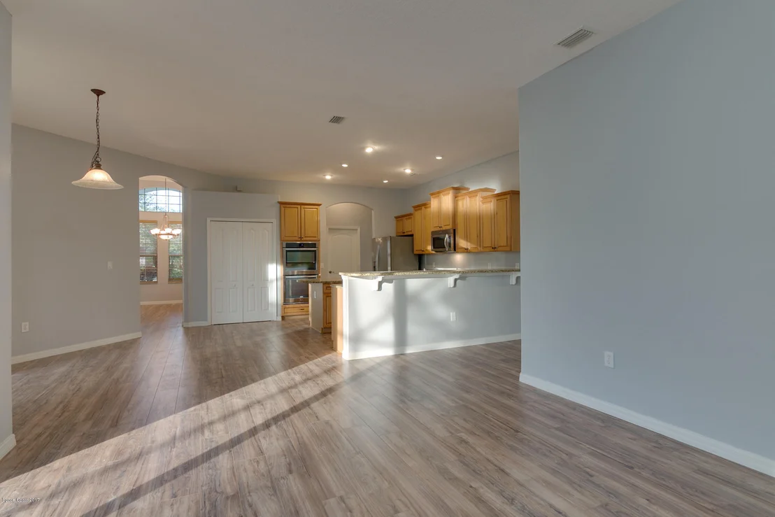 Photo of 2118 Windbrook Drive SE