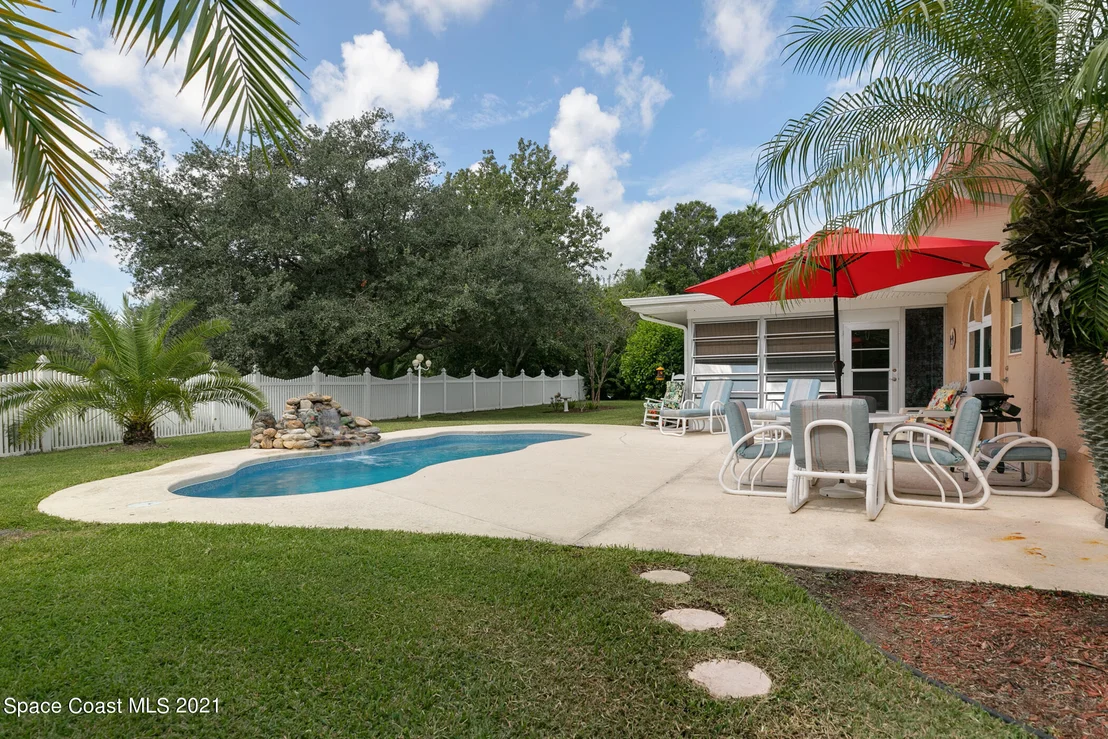 Photo of 914 Waialae Circle NE