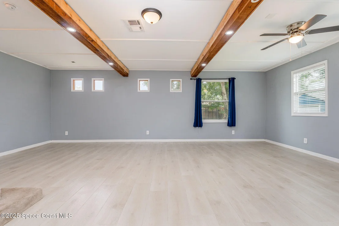 Photo of 190 Stephenson Drive NE