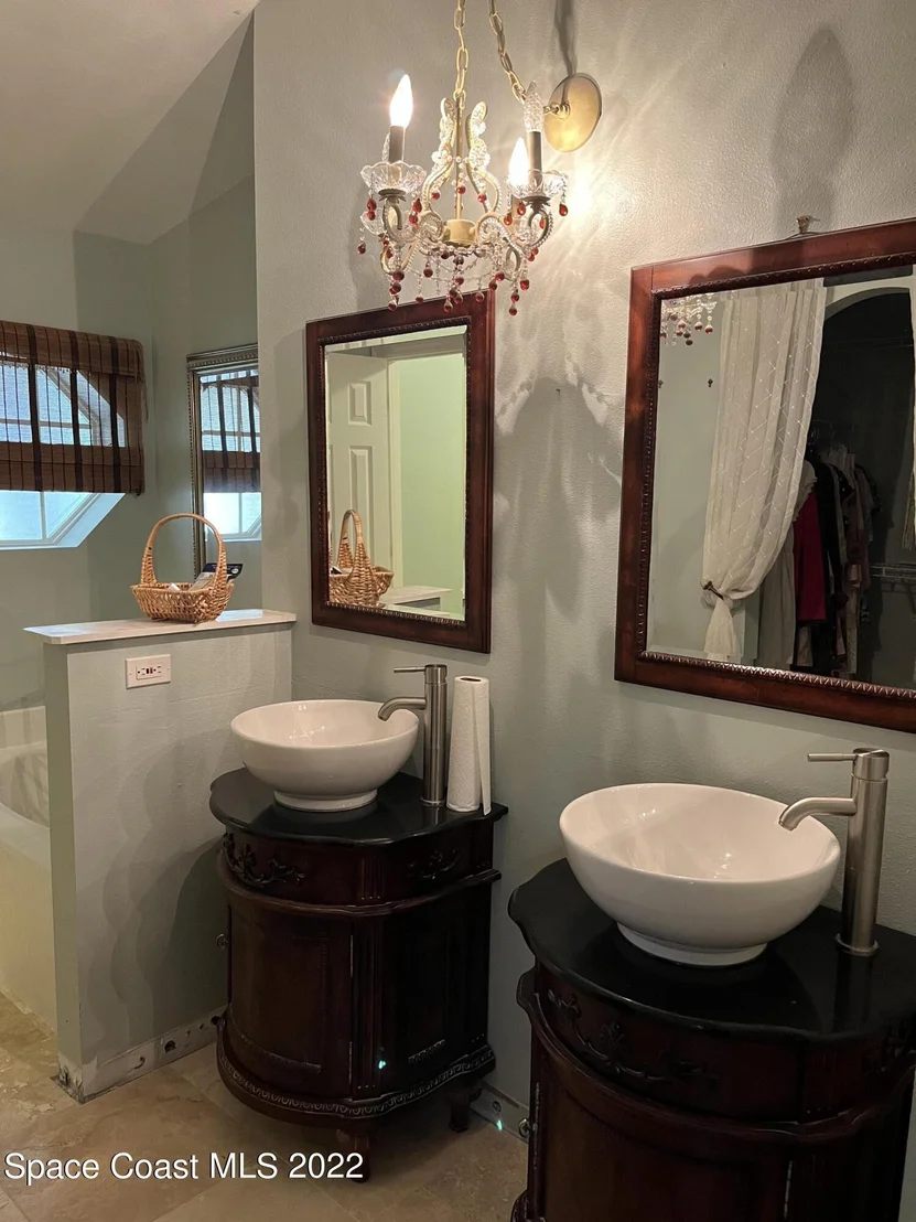 Photo of 1199 White Oak Circle