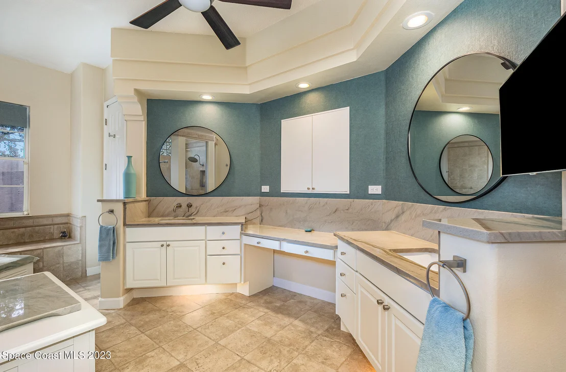 Photo of 426 Southampton Drive
