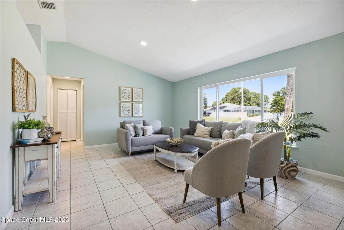 Photo of 468 Tulip Drive