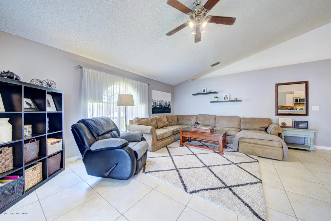 Photo of 2380 High Ridge Road