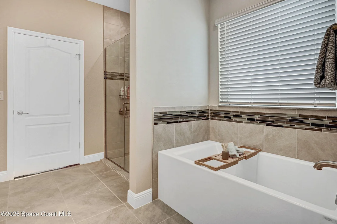 Photo of 2452 Carrick Street