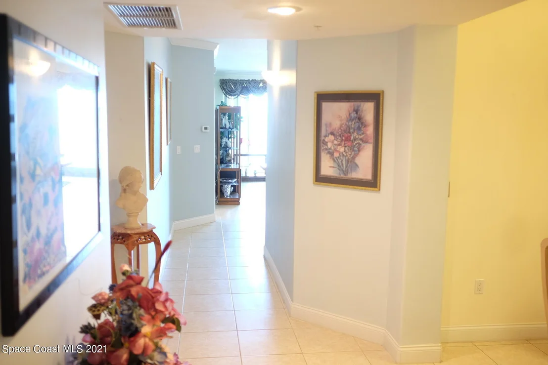 Photo of Unit 203 at 4975 Dixie Highway NE