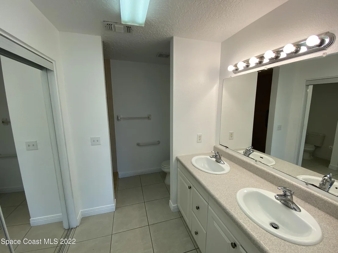 Photo of 4120 Duke Street