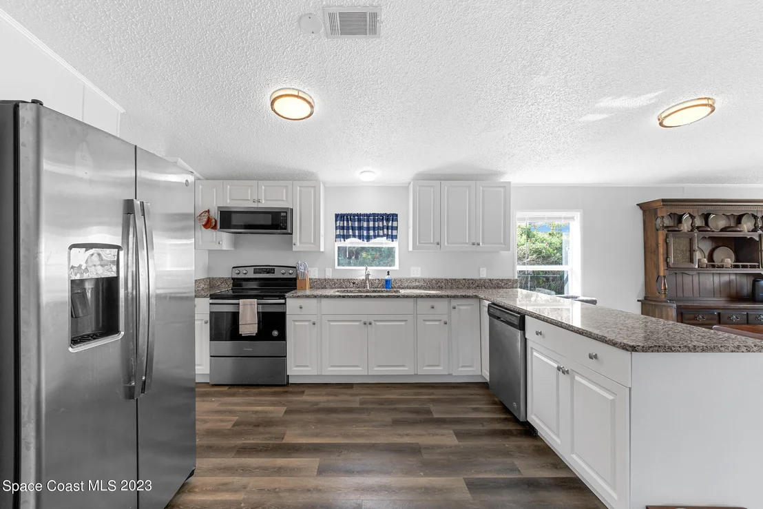 Photo of 3115 Brockett Road
