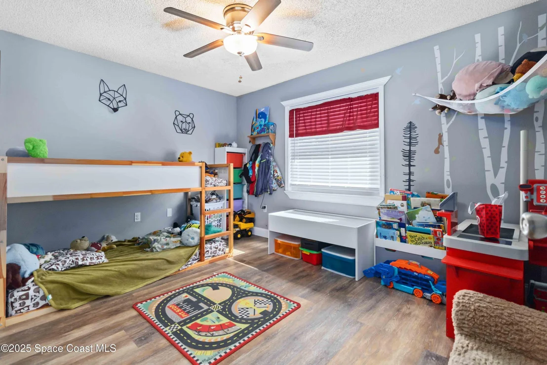 Photo of 6581 Bancroft Avenue