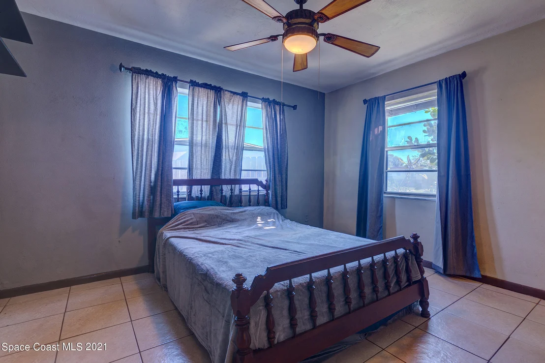 Photo of 2975 Kosuth Road NE