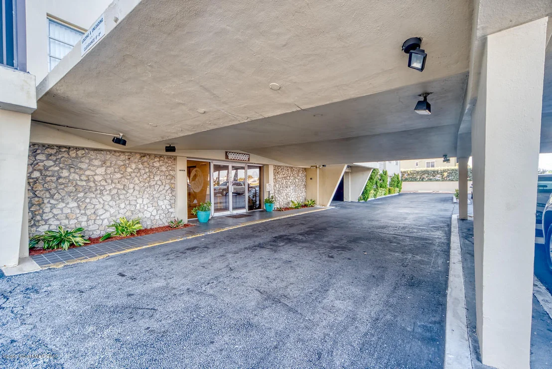Photo of Unit 607 at 205 Highway A1a