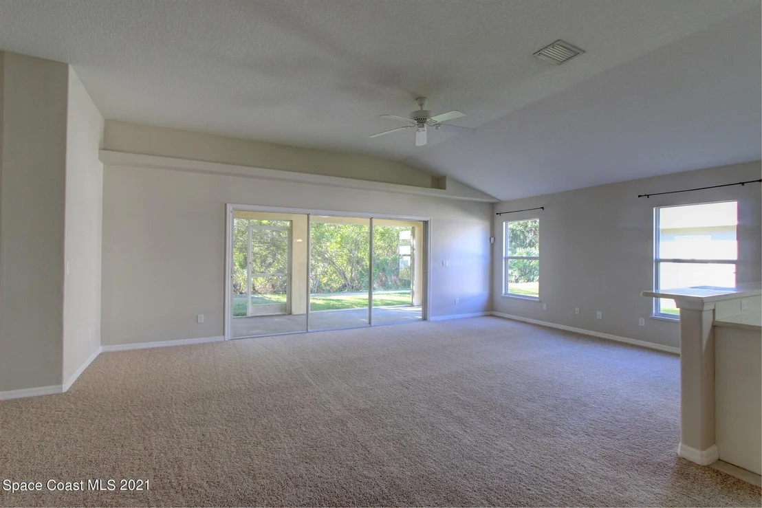 Photo of 932 Tavernier Circle NE