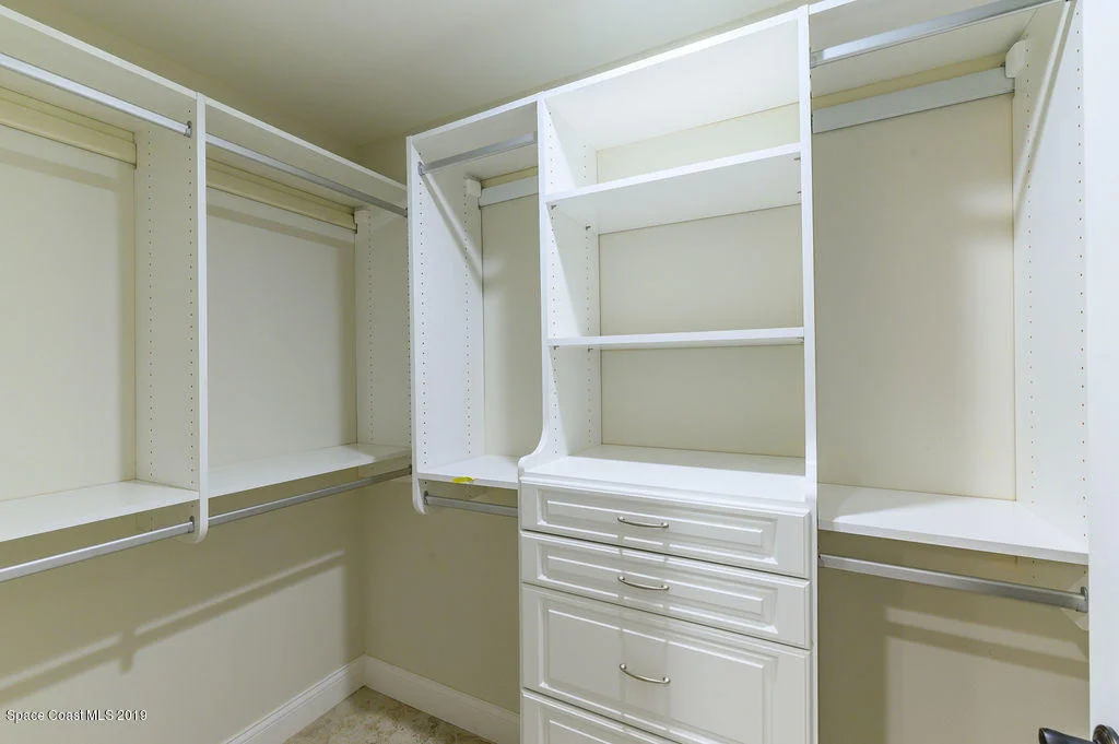 Photo of 3300 N Riverside Drive N