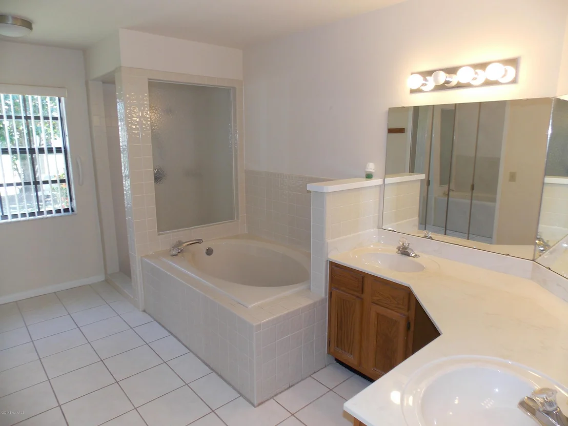 Photo of 886 Spirea Drive