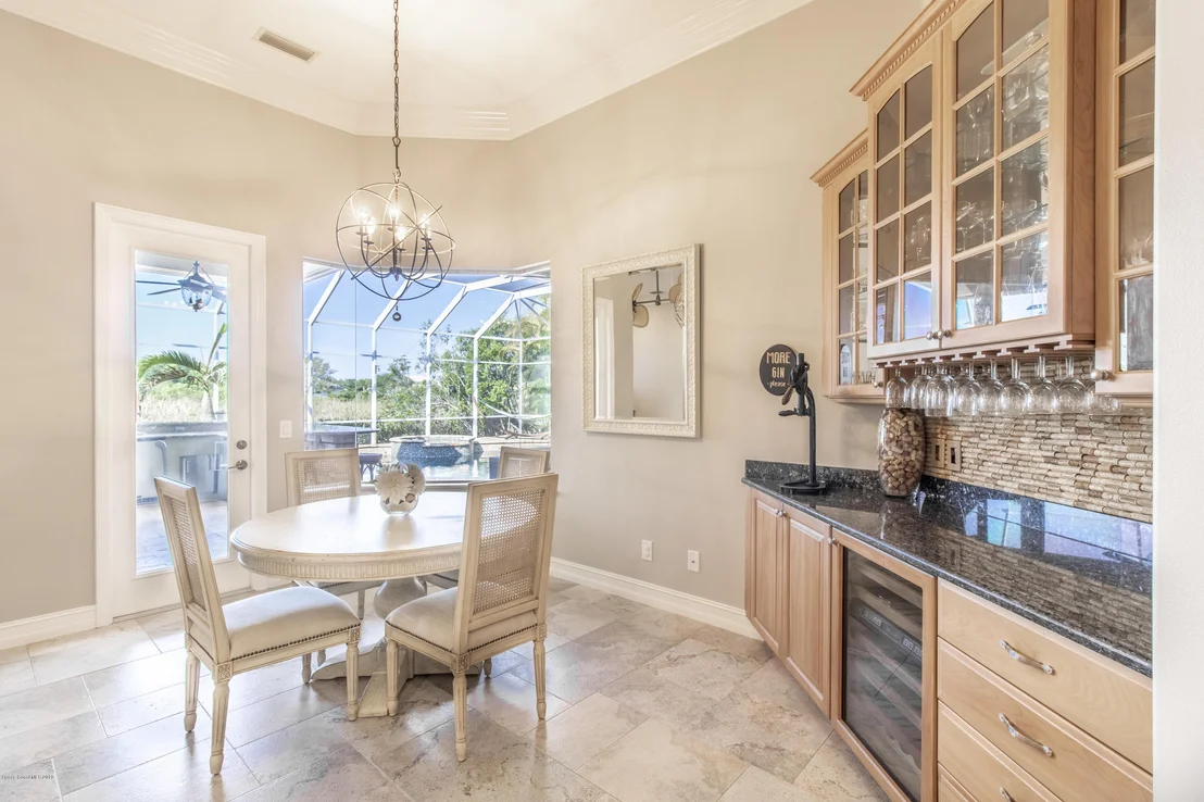 Photo of 814 Chatsworth Drive