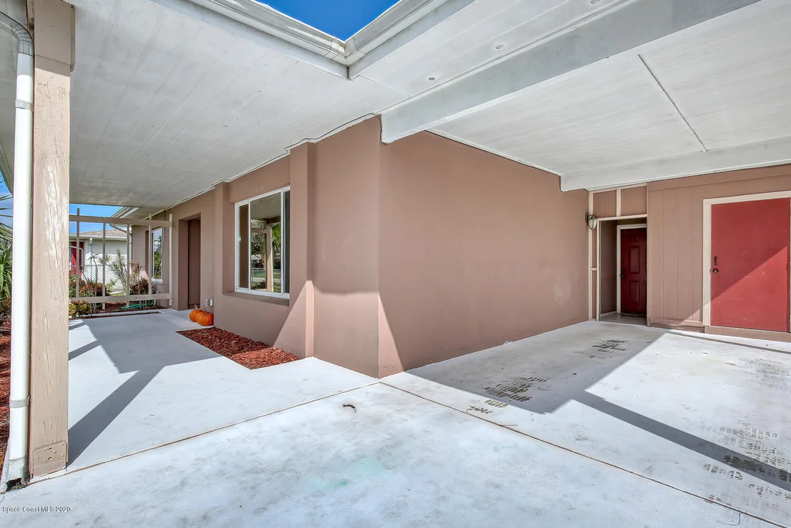 Photo of 765 Angle Street NE