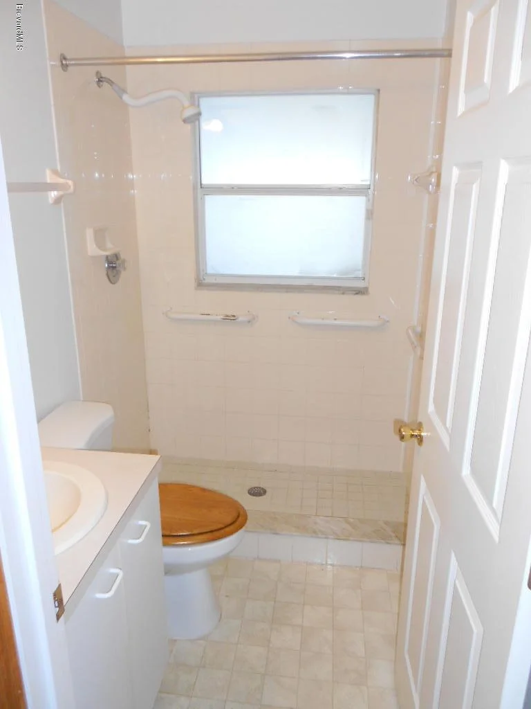 Photo of 1373 Blanche Street